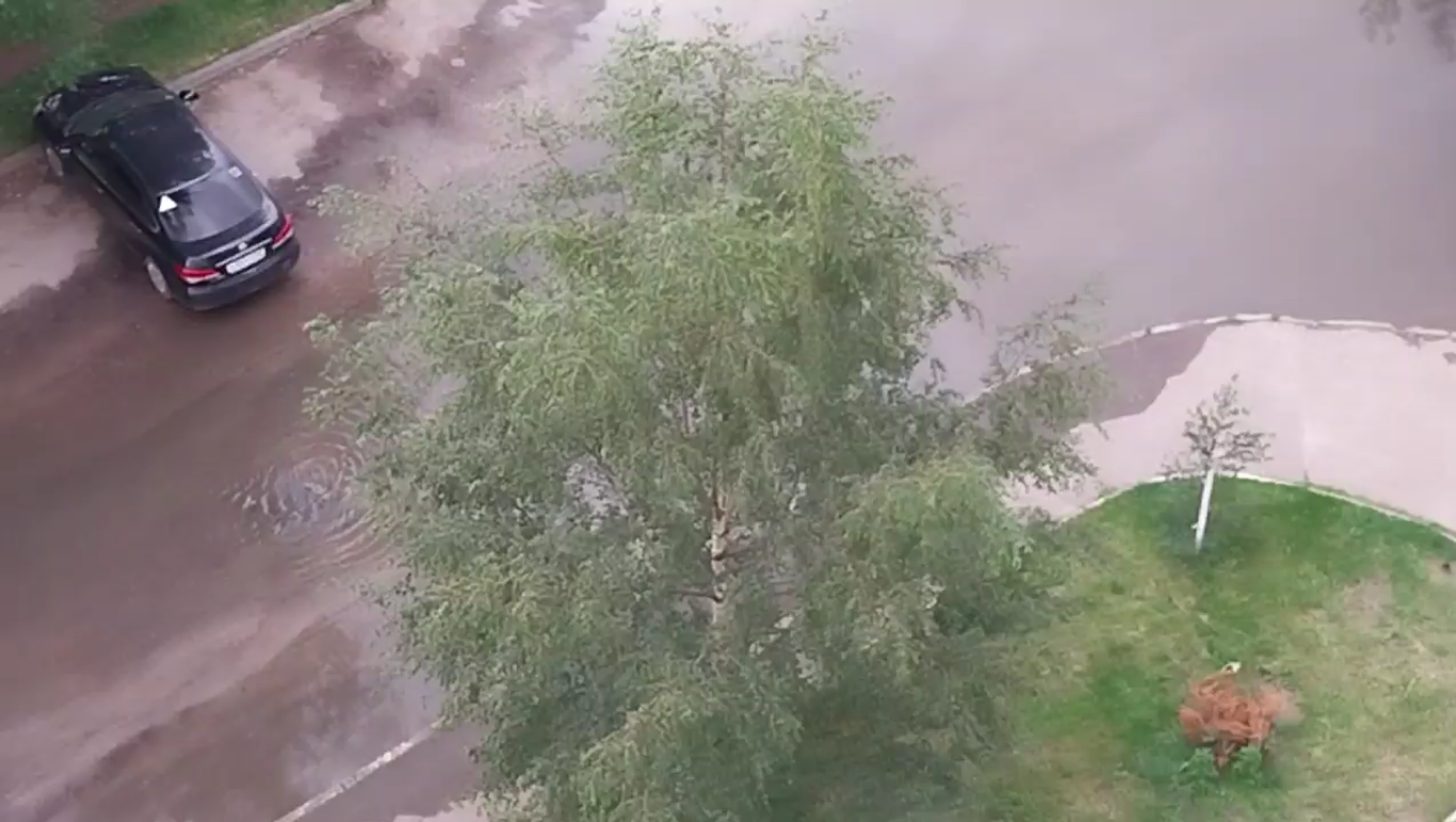 В Твери канализация залила две улицы 