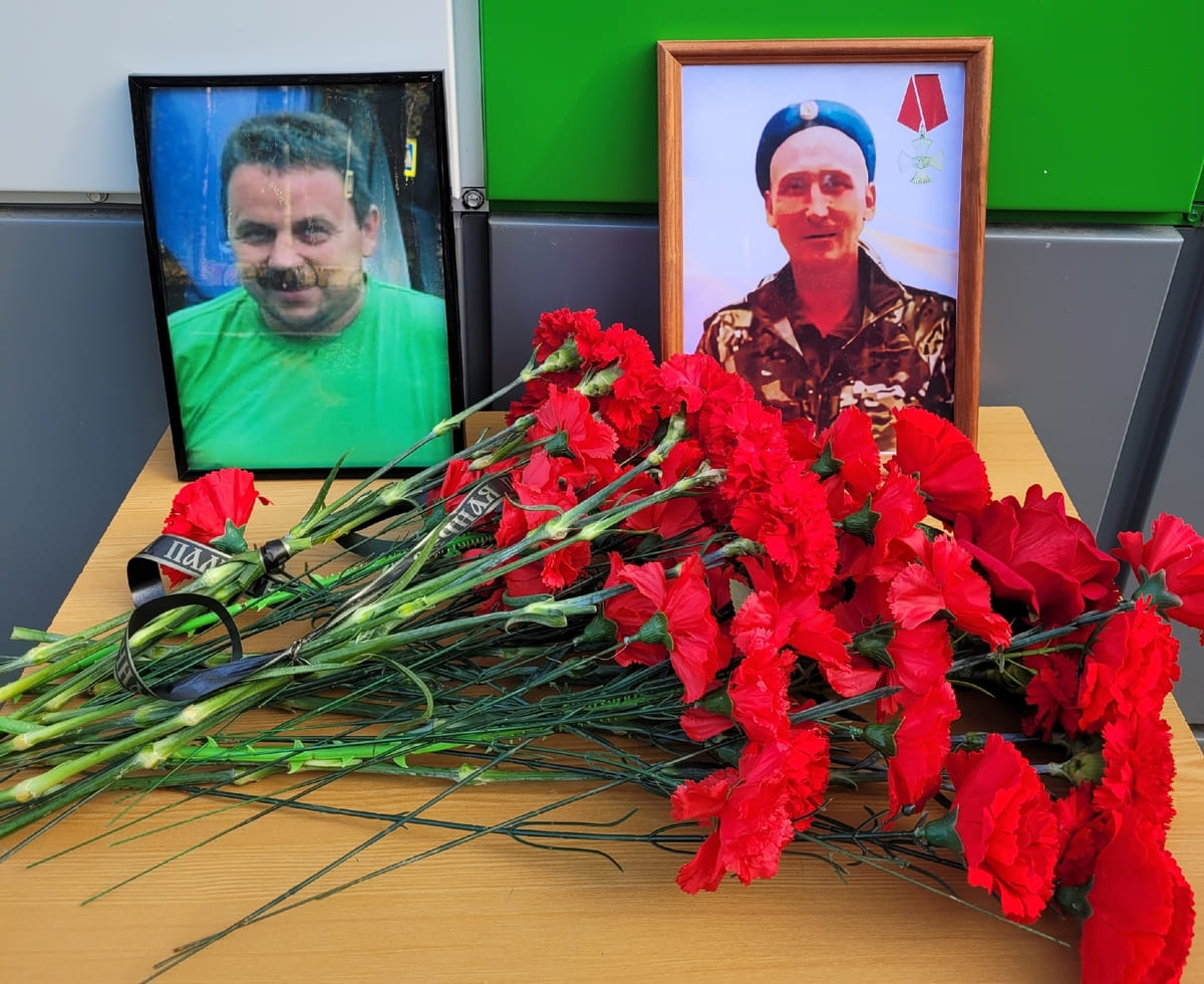 На фасаде школы в Весьегонске установили мемориальные доски участникам СВО Фото: МБОУ "Весьегонская СОШ"