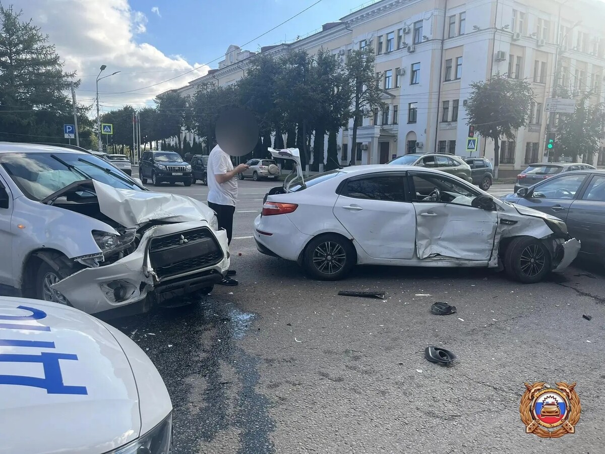 В ДТП с тремя авто в Твери пострадала женщина Фото: ГАИ