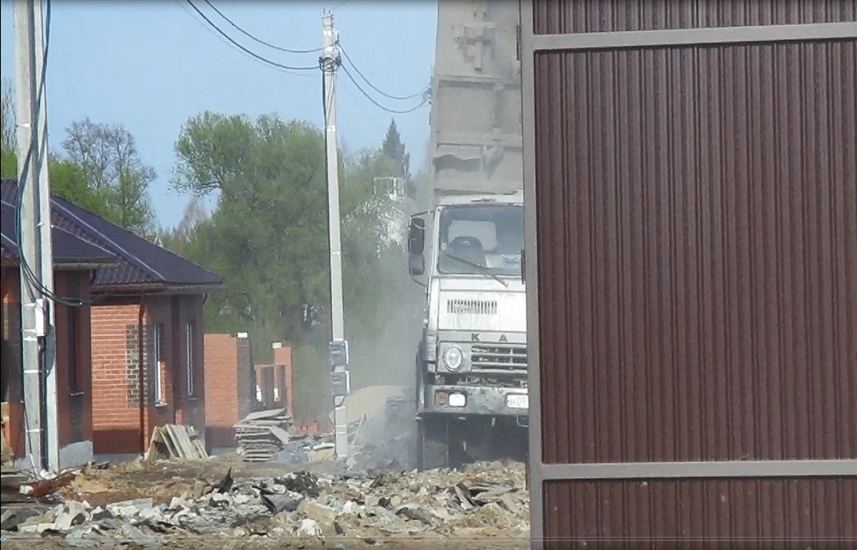 Под Тверью водитель КАМАЗа устроил свалку строительных отходов Фото: Министерство природных ресурсов и экологии Тверской области