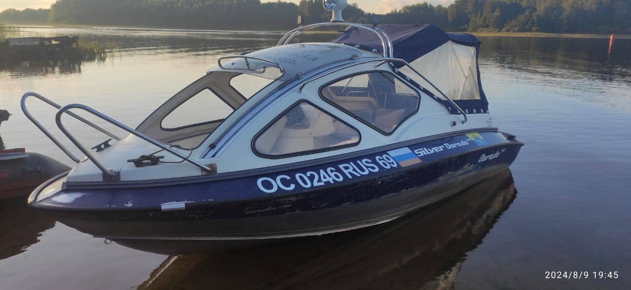 После столкновения лодки и катера на Селигере в Тверской области пострадали несколько человек Фото: Западный МСУТ СК России