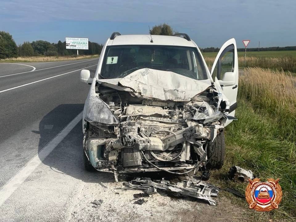 Три человека пострадали в ДТП на трассе в Тверской области Фото: ГАИ