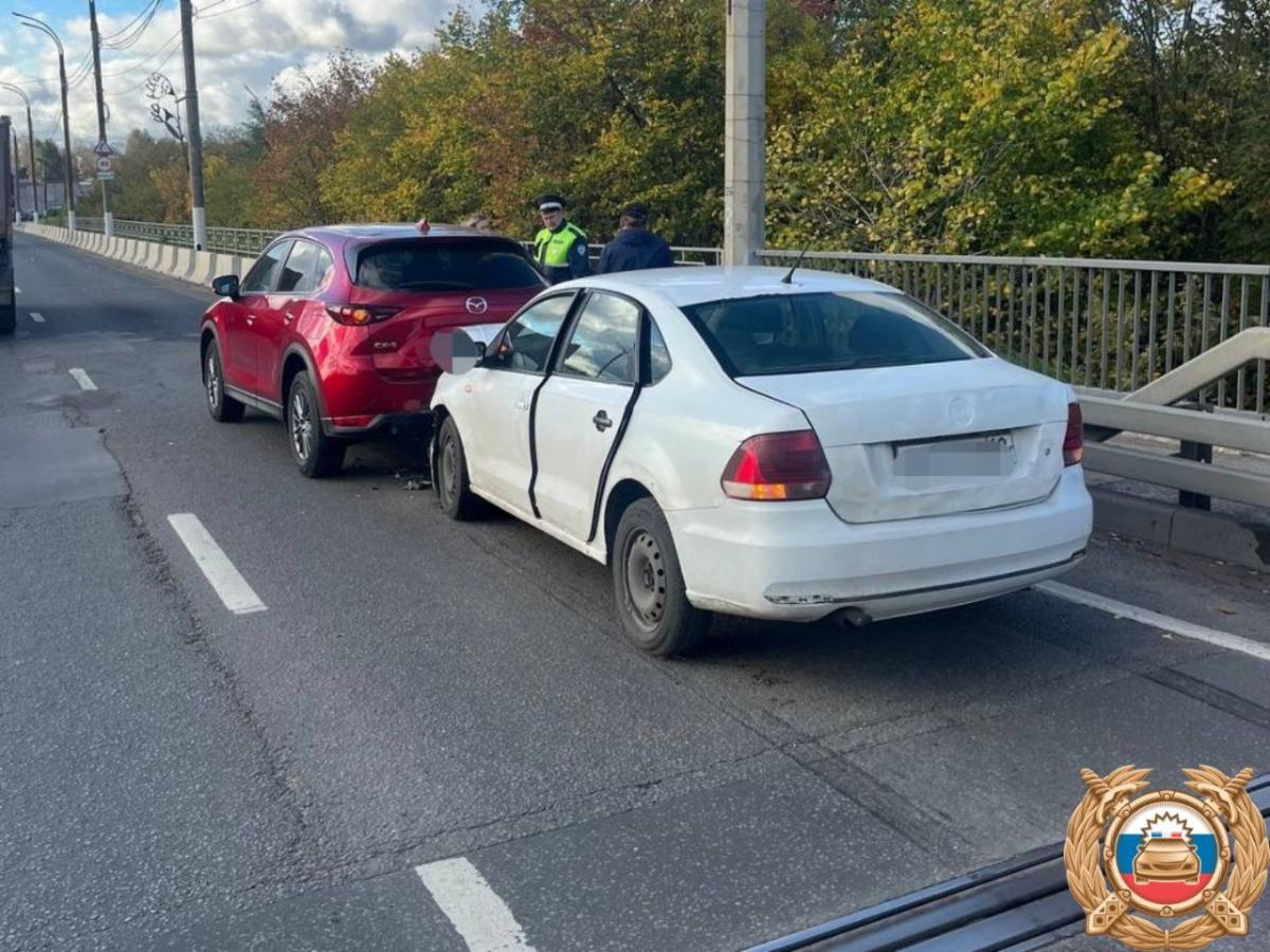 В ДТП у Восточного моста в Твери пострадала пожилая женщина Фото: ГАИ