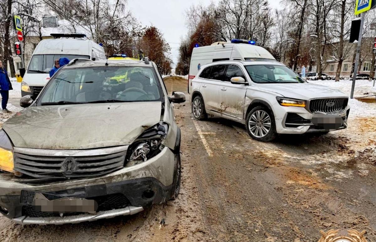 Женщина и двое детей пострадали в ДТП на Мусоргского в Твери - новости Афанасий