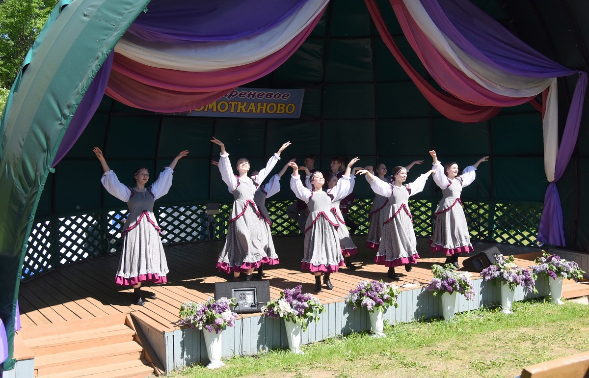 Под Тверью пройдет традиционный праздник «Сиреневое Домотканово»