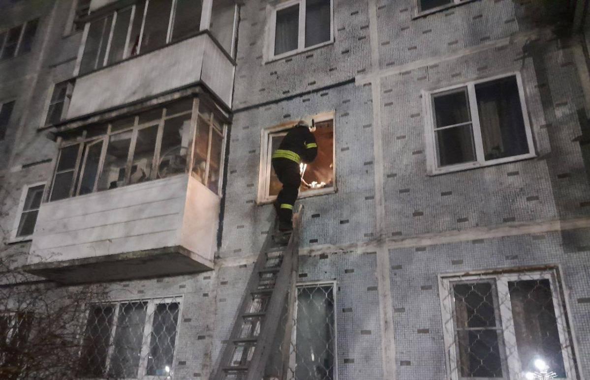 Пожарные эвакуировали 30 жильцов дома на Петербургском шоссе в Твери - новости Афанасий