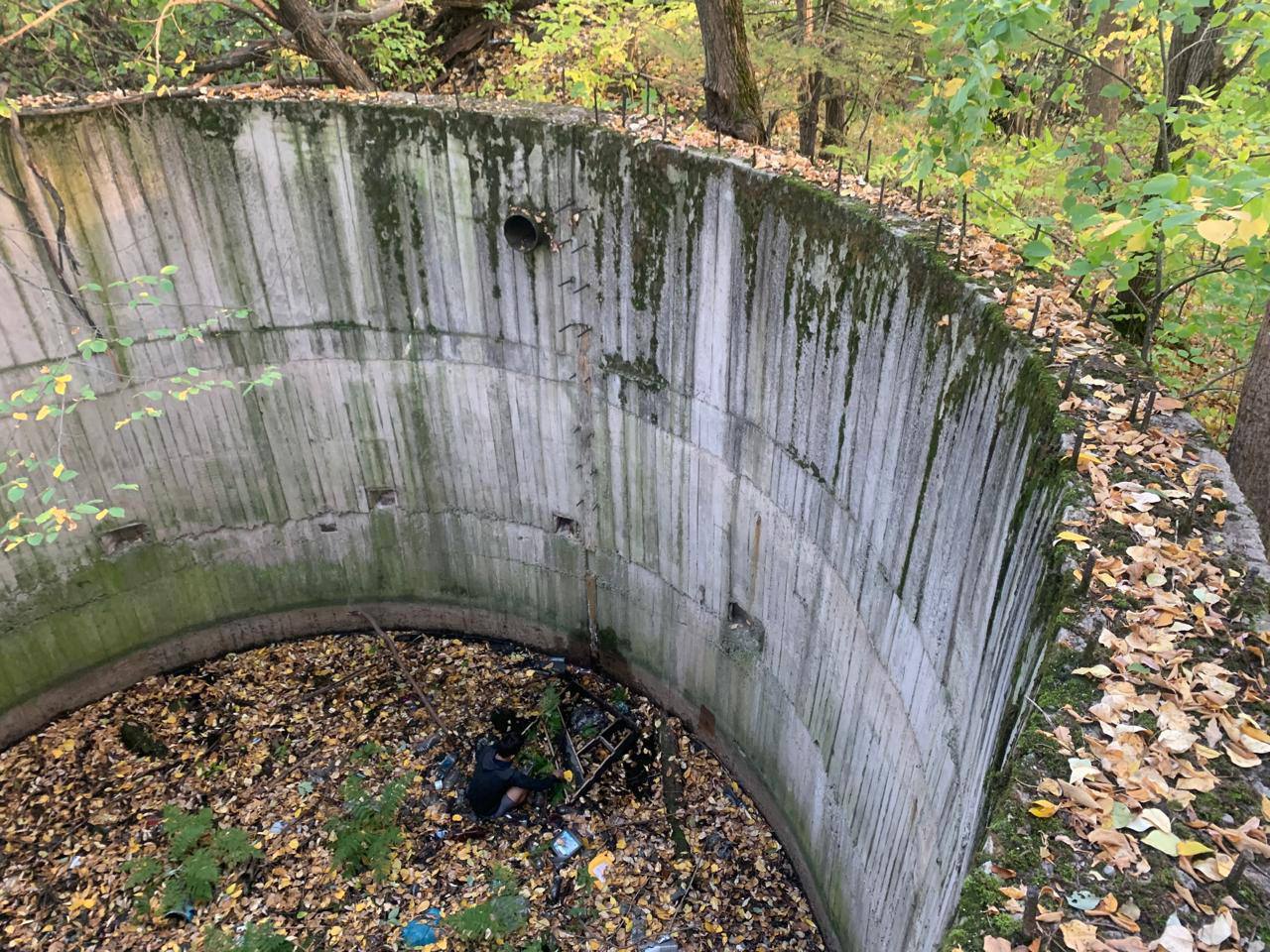 В Осташкове Тверской области подросток спрыгнул в яму глубиной 5 метров и не смог выбраться Фото, видео: прокуратура Тверской области