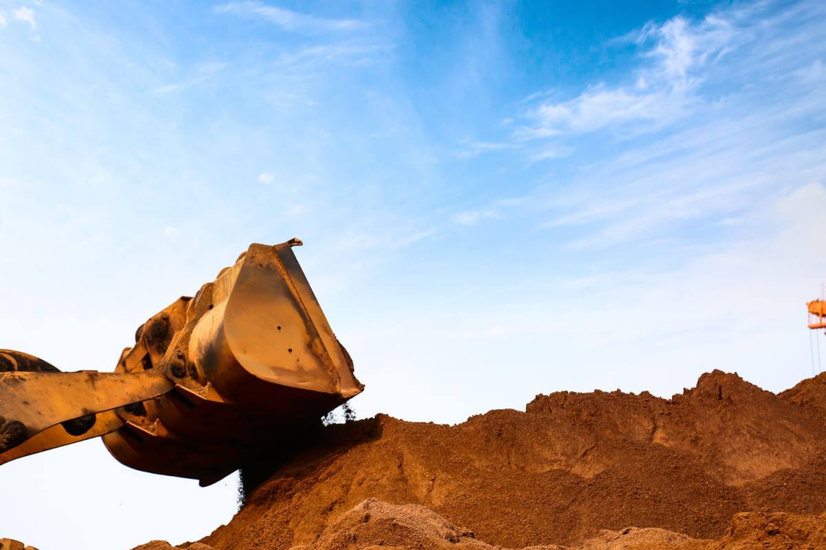 Под Бежецком остановлена незаконная добыча песка Изображение от onlyyouqj на Freepik