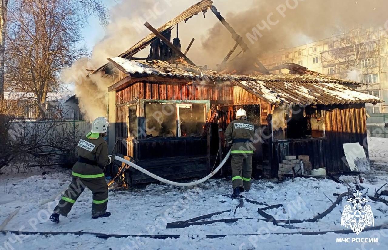 На пожаре под Фирово в Тверской области погиб человек  - новости Афанасий