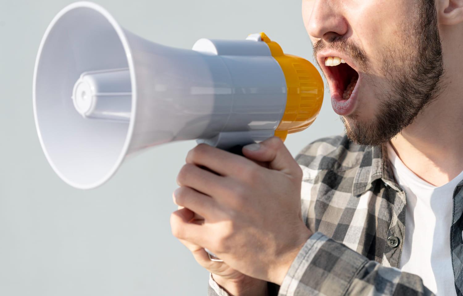 В Тверской области отказ сделать музыку потише и нецензурная ругань превратились в штраф - новости Афанасий