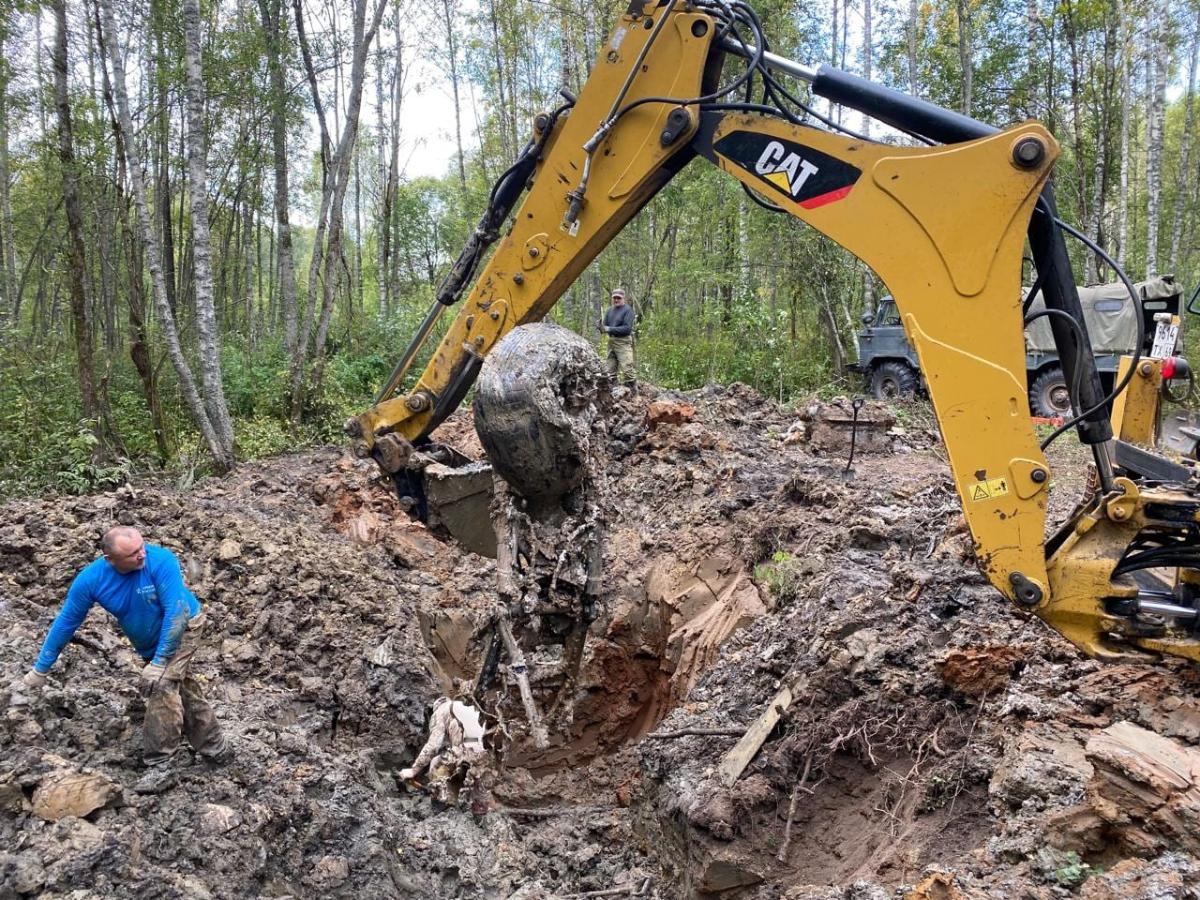 В Ржевском округе подняли обломки разбившегося в 1942 году бомбардировщика Фото: Николай Ивлев / ВПЦ «Подвиг»