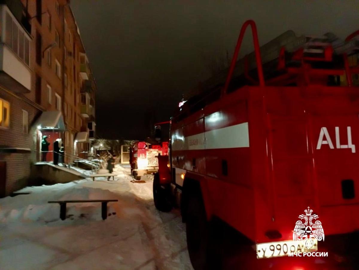 В Бологое из горящей квартиры эвакуировали мужчину Фото: МЧС