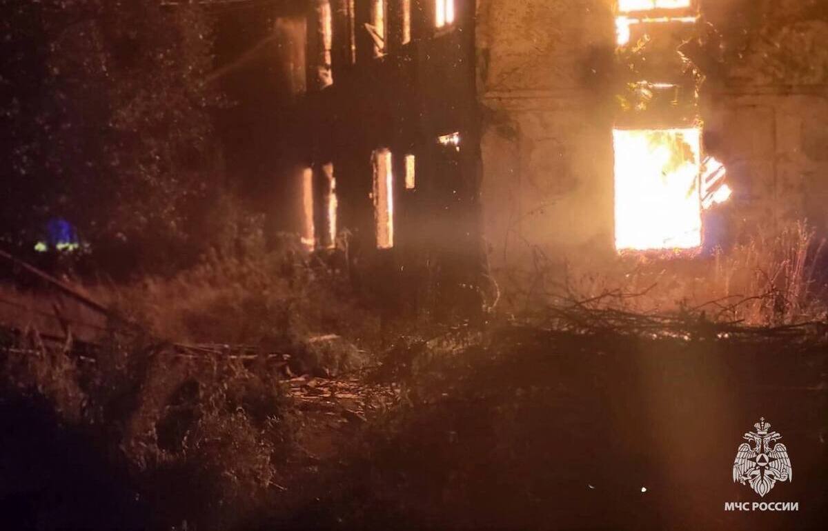 В Нелидово потушили пожар в расселенном доме - новости Афанасий