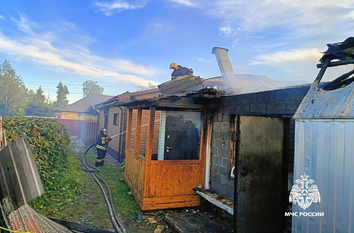Пожар во Ржеве уничтожил все имущество жильцов Фото: МЧС Тверской области
