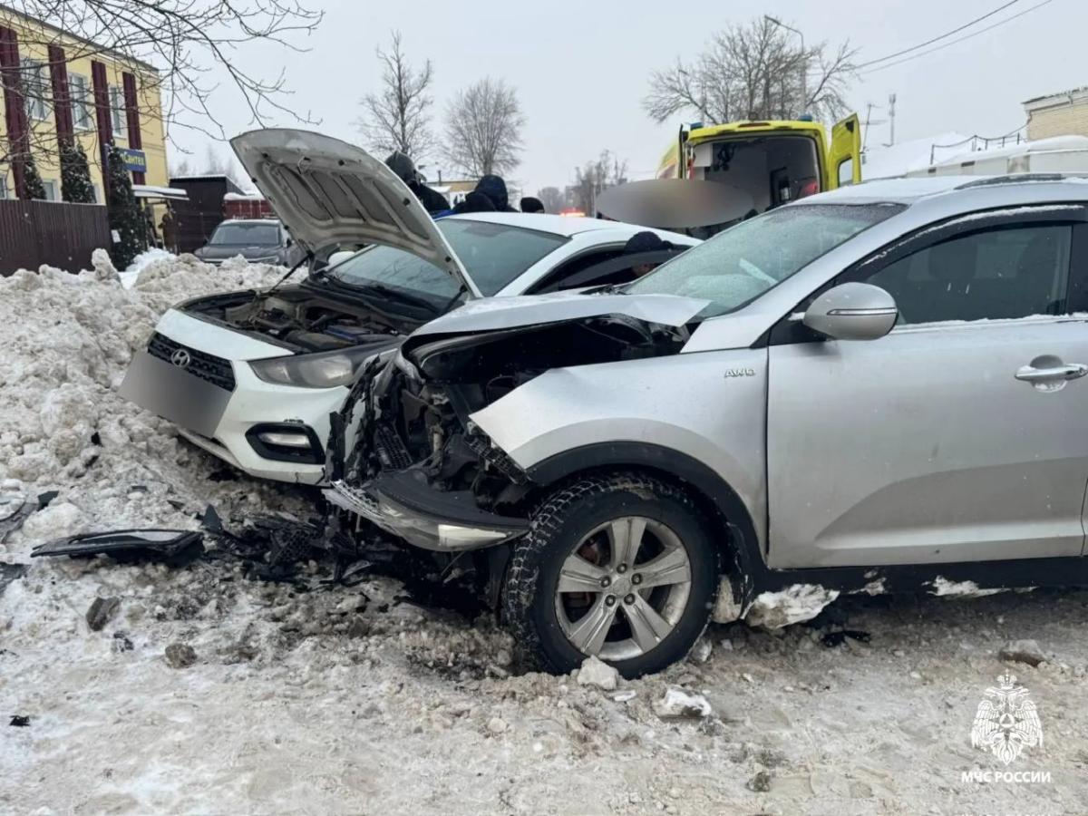 ДТП с пострадавшим произошло на улице Коминтерна в Твери Фото: МЧС