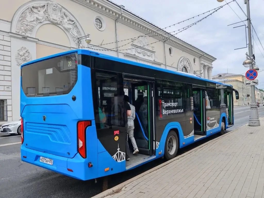 В тверских автобусах по одной карте могут проехать пять пассажиров Фото: архив редакции