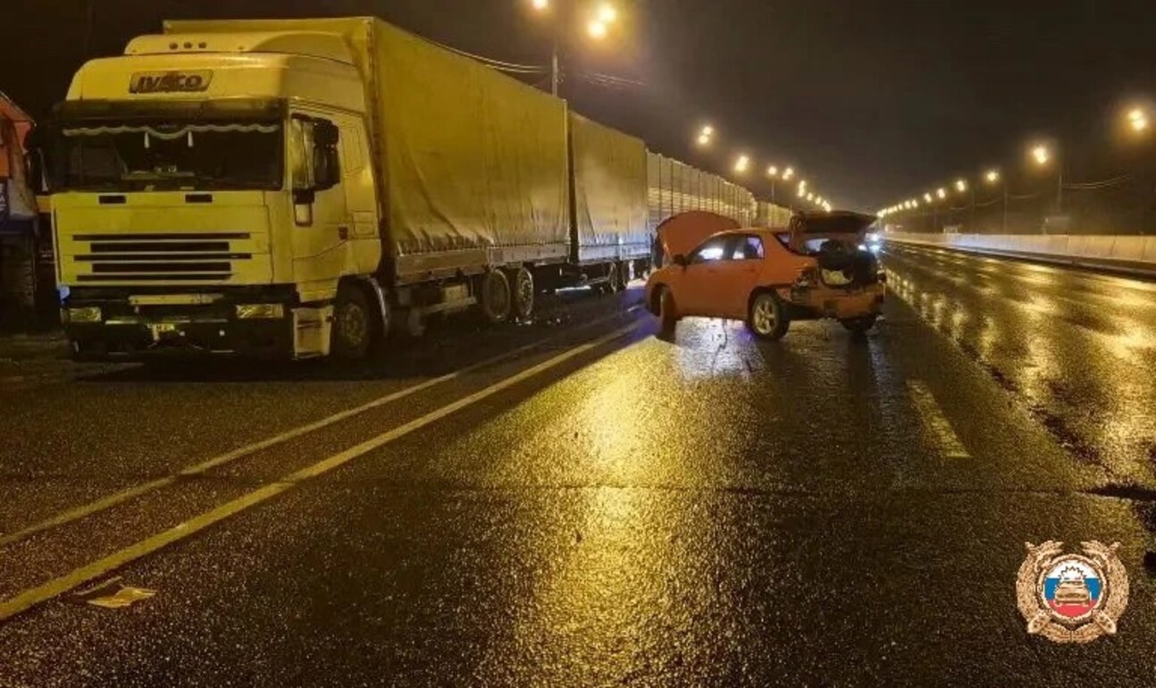 Под Тверью на М10 в ДТП пострадали две 20-летние девушки Фото: ГАИ