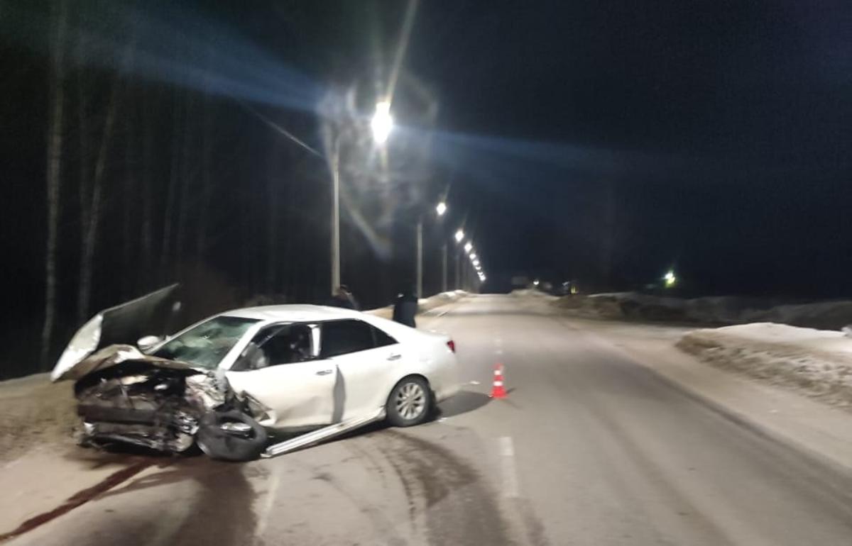 В Кашине Toyota ушла в занос и устроила ДТП Фото: Управление Госавтоинспекции Тверской области