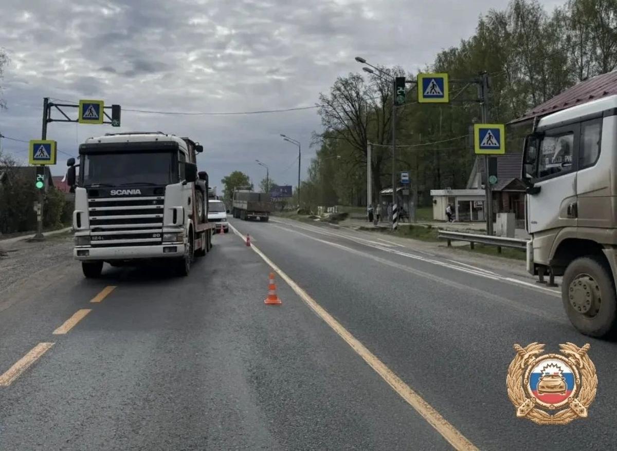 Девочка-подросток попала под грузовик на М10 в Вышнем Волочке Фото: архив редакции