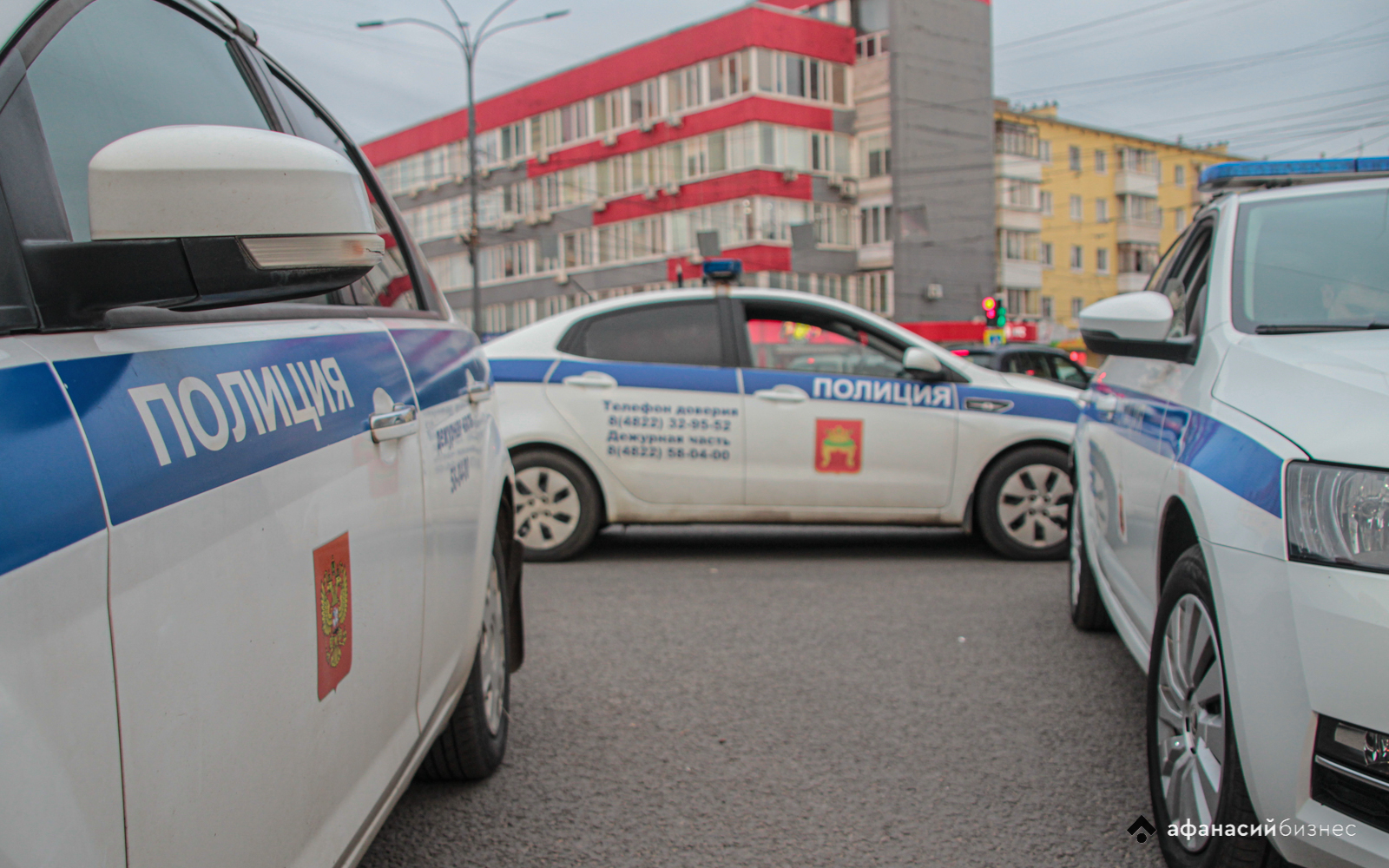 «На каком основании меня остановили?»: в центре Твери массово проверяли водителей 