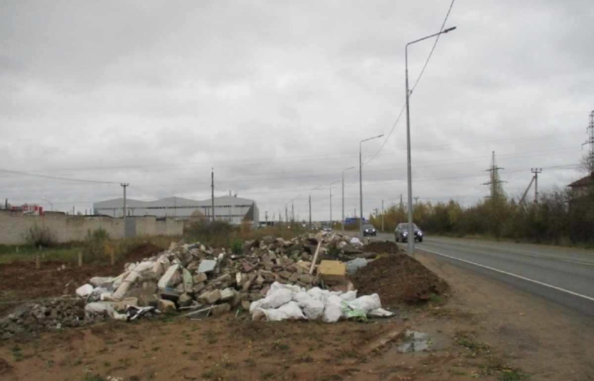 На участке в Твери организовали свалку битого кирпича - новости Афанасий