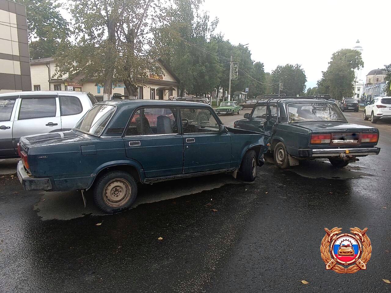 В Рамешках Тверской области опасный обгон привел к ДТП с пострадавшим Фото: ГАИ