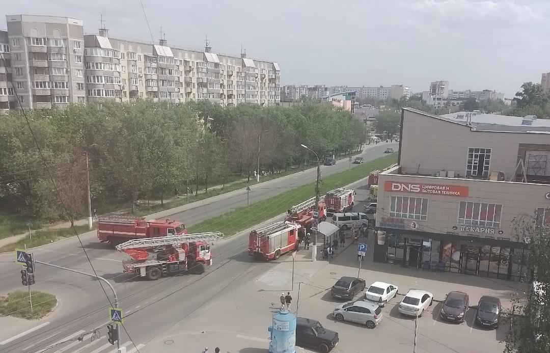 В Твери ликвидируют возгорание в торговом центре за Волгой Фото: News 69