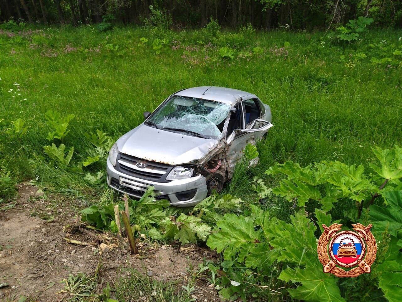В Зубцовском районе «Лада Гранта» в лоб ударила большегруз Фото: Госавтоинспекция Тверской области