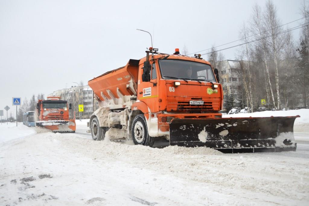 Администрация Твери отчиталась о работе 26 единиц снегоуборочной техники Фото: администрация Твери