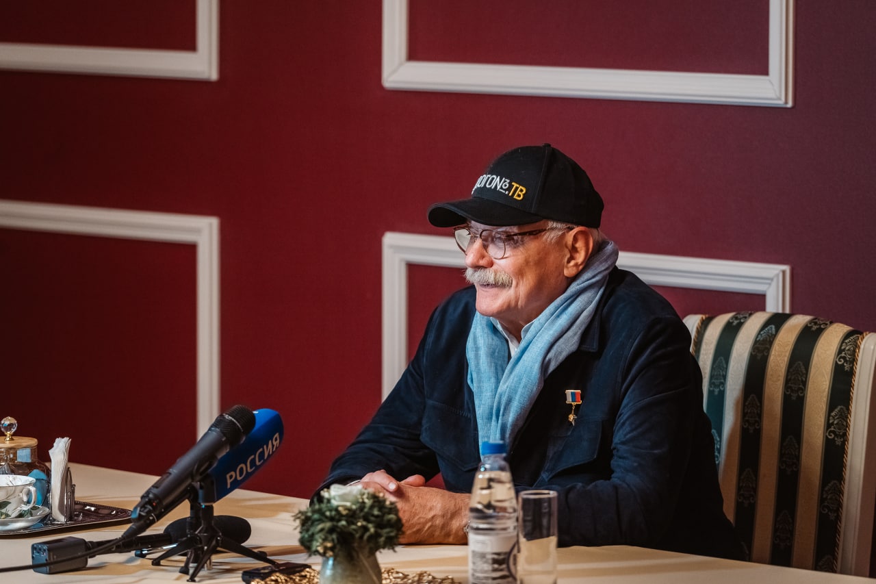 Свой среди своих: в Твери прошел творческий вечер Никиты Михалкова Фото: пресс-служба правительства Тверской области