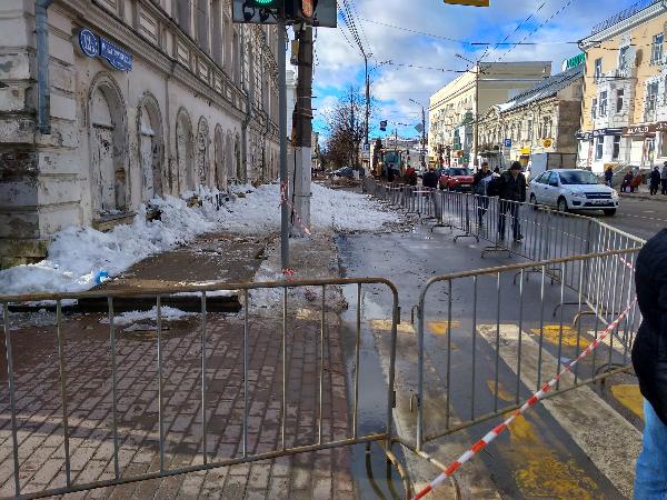 После ЧП в Твери: как выглядит сейчас улица, где обрушился навес и пострадали люди 