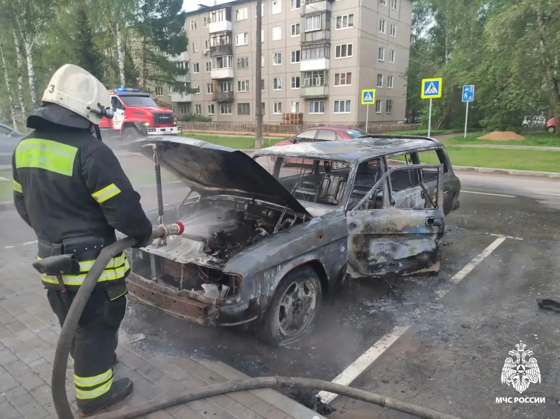 В Твери на Петербургском шоссе сгорел автомобиль 