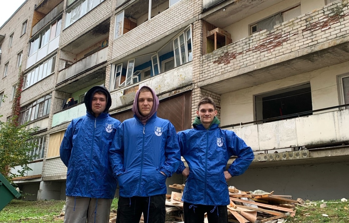 Студенты ТвГТУ и ТГСХА помогают жителям Торопца в ликвидации последствий атаки БПЛА 