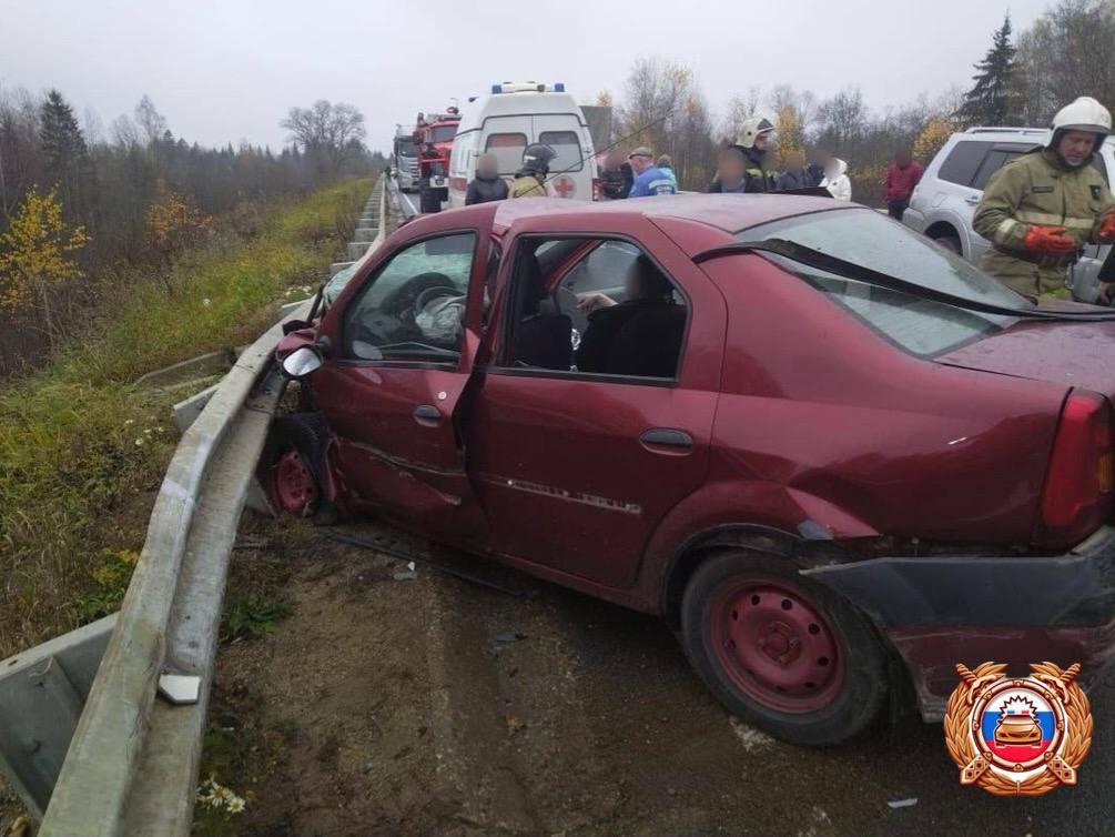 В Тверской области под Кувшиново в ДТП пострадали четыре человека Фото: ГАИ В Тверской области под Кувшиново в ДТП пострадали четыре человека Фото: ГАИ