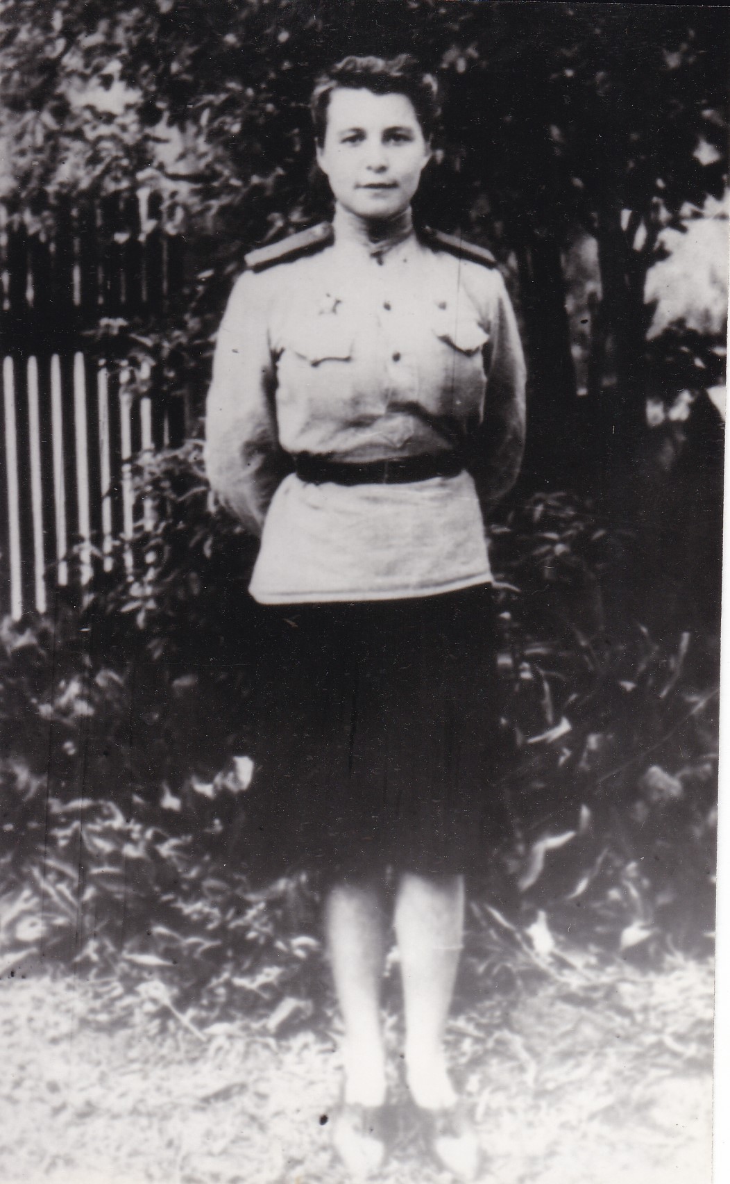 Радистка Маша Сытина. Май 1945 г. – ТЦДНИ. Ф. 4259. Оп. 1. Д. 5. Л. 1. (архив Тверского центра документации новейшей истории)