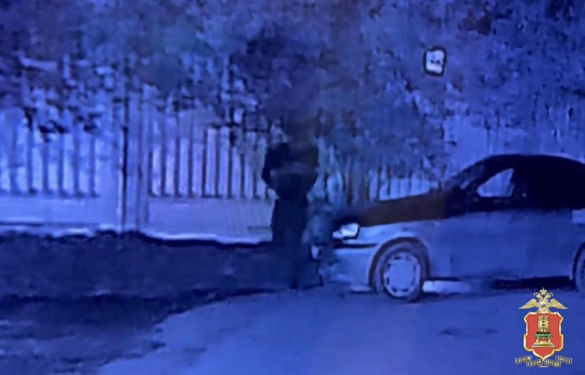 Условный срок получил поджигатель машин в Пролетарском районе Твери Видео: пресс-служба УМВД России по Тверской области