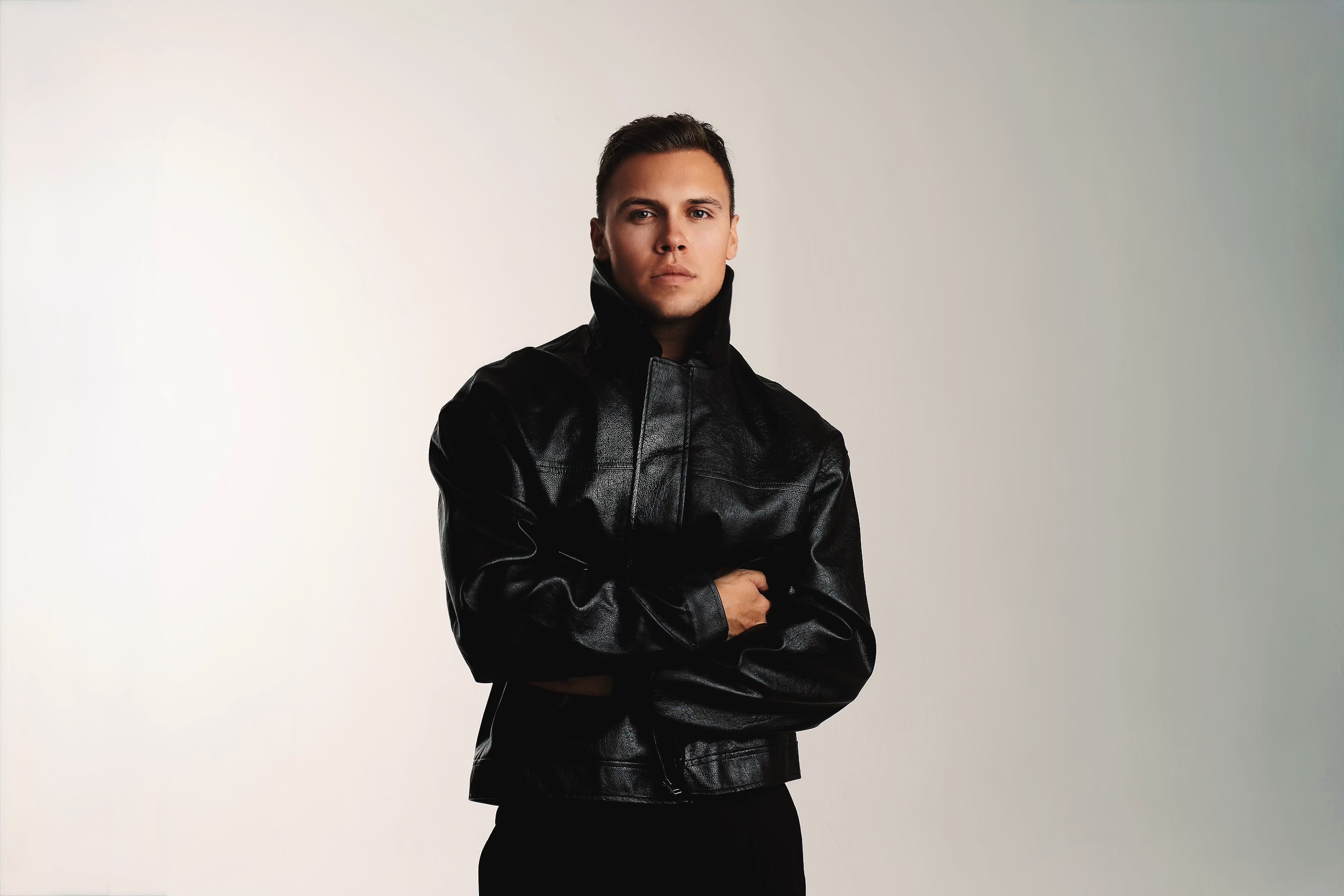 Тверской сонграйтер получил «Золотой Граммофон» за песню для Анны Асти Фото: соцсети Егора Головацкого