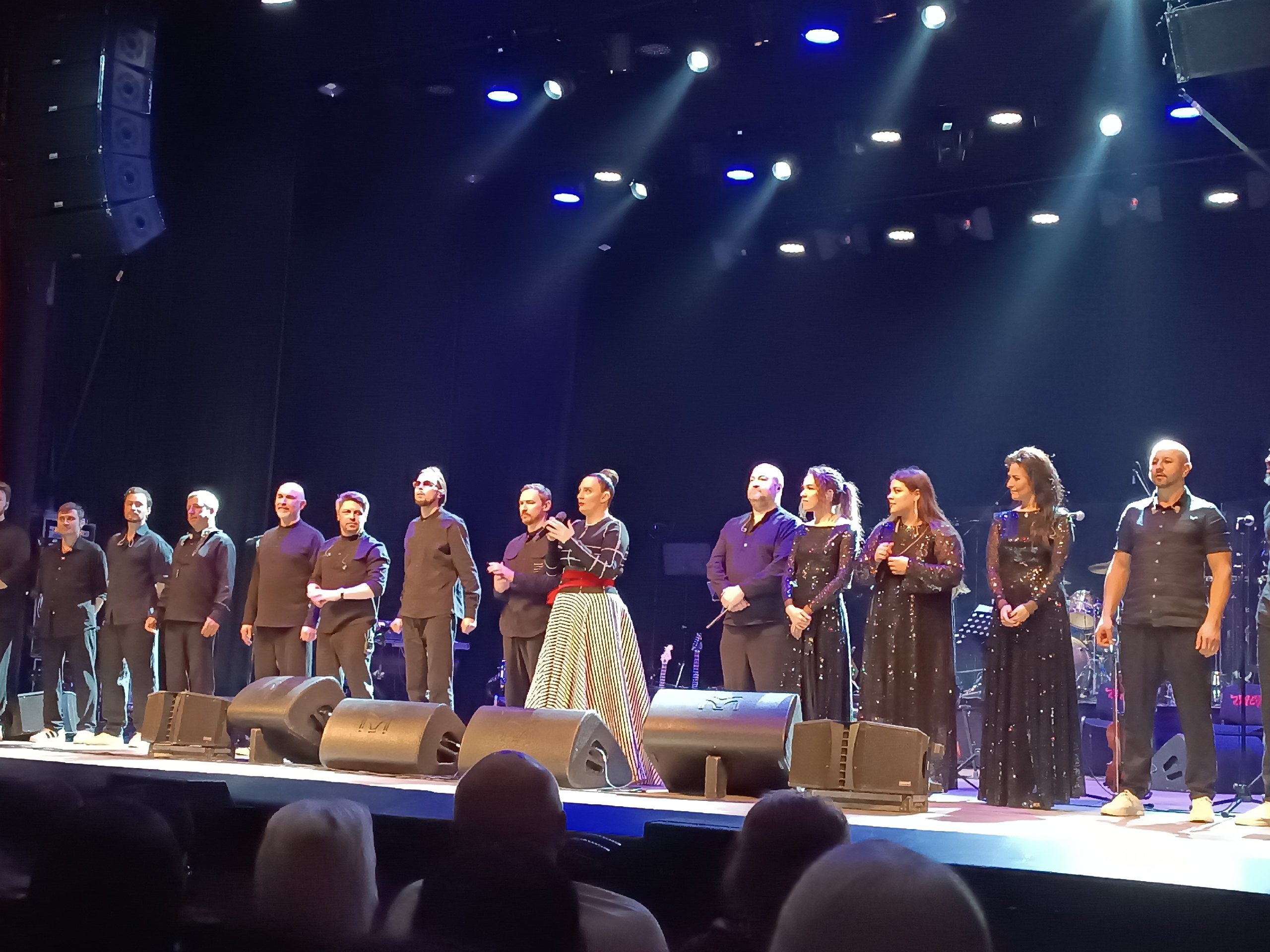 На концерте Елены Ваенги в Твери скончалась женщина, сообщили очевидцы 