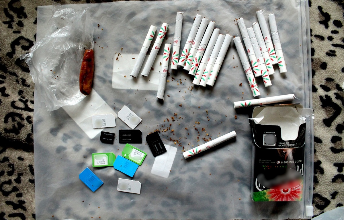 Петербурженка хотела пронести наркотики в колонию под Тверью в пачке сигарет Фото: УФСИН России по Тверской области, УМВД России по Тверской области