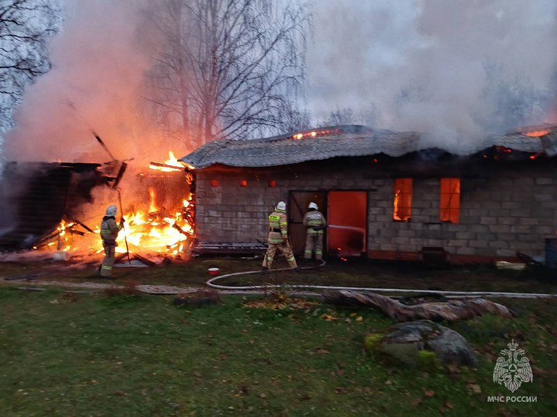 Дом и машина сгорели в Селижаровском округе Тверской области 