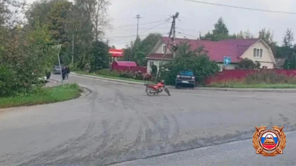 В Вышнем Волочке автомобилистка пострадала в ДТП с мопедом Фото: ГАИ