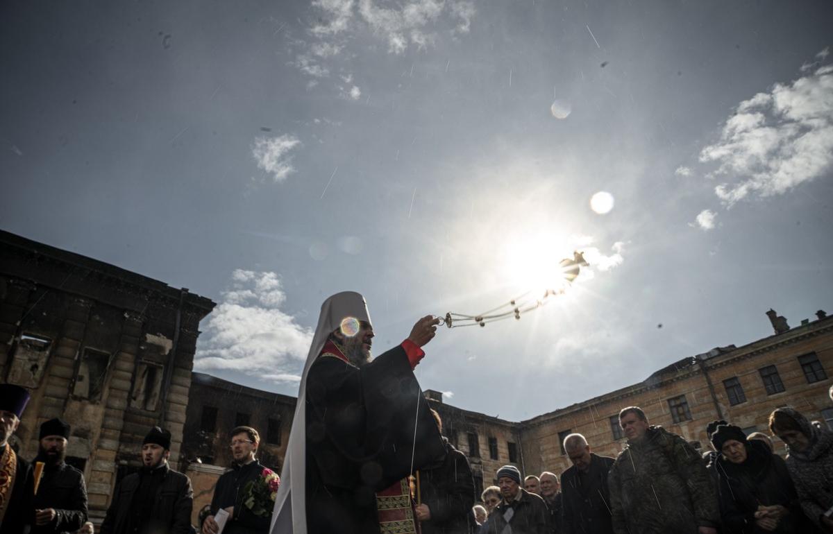 На месте пожара в НИИ-2 в Твери митрополит Амвросий провел заупокойную службу - новости Афанасий