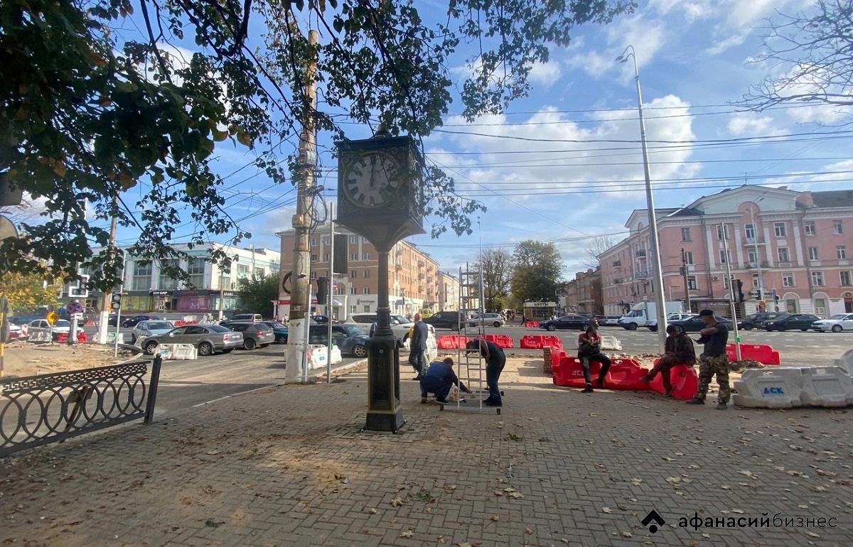 В Твери часы с бульвара Радищева  уже установили в другом месте Фото: Кирилл Запрягаев