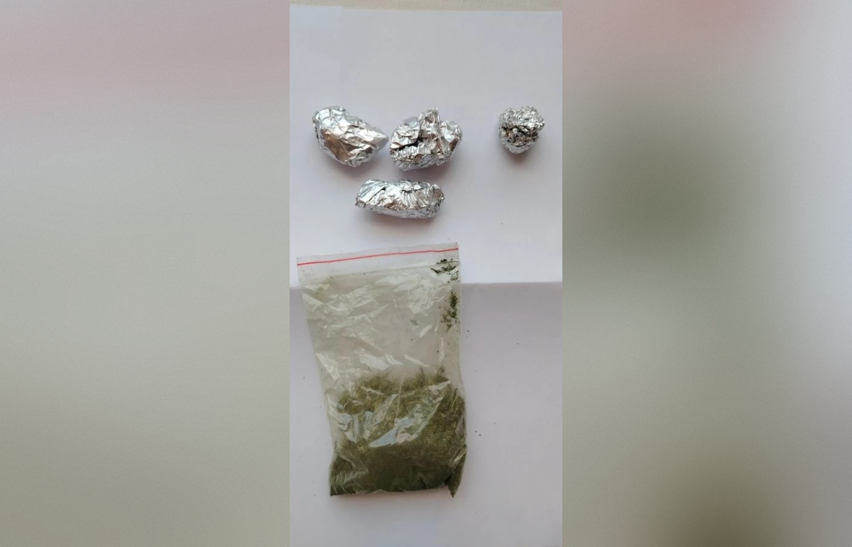 У ж/д путей в Твери задержали наркомана с марихуаной Фото: Транспортная полиция