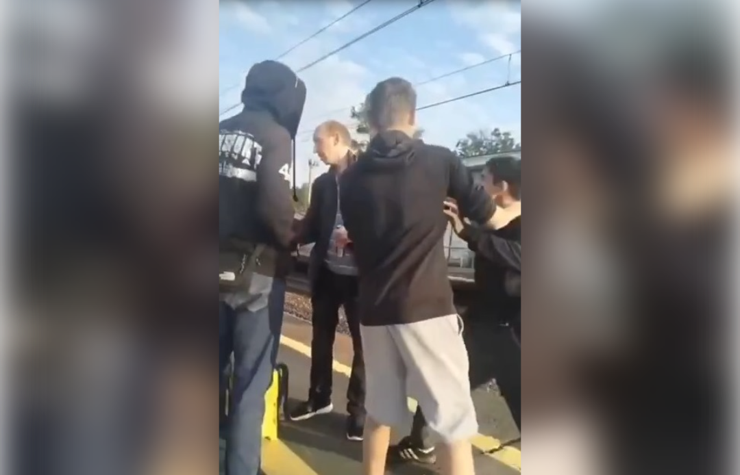 Полиция проведет проверку после видео с избиением мужчины в Тверской области  - новости Афанасий