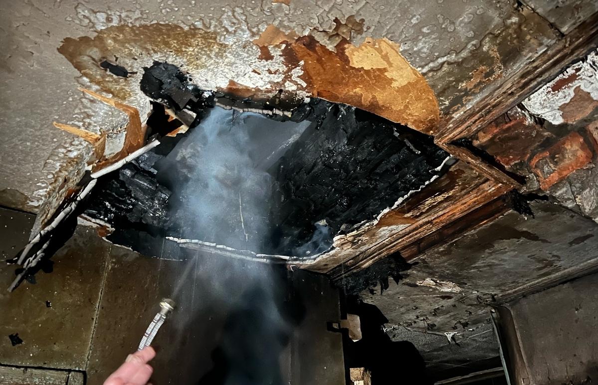 Под Тверью молодые люди помогли потушить пожар в доме - новости Афанасий