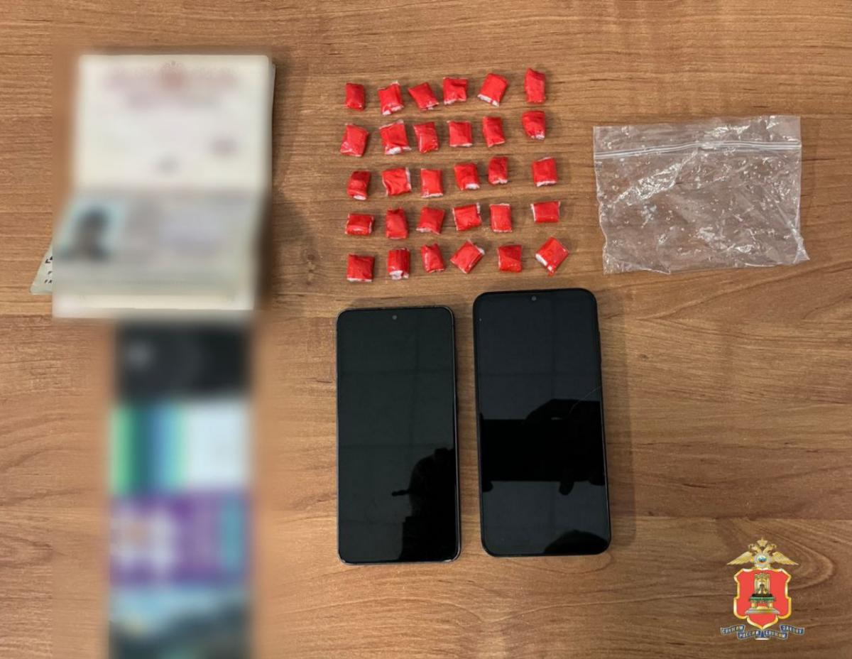 В Твери мигранты-нелегалы попались на распространении закладок Фото: УМВД Тверской области