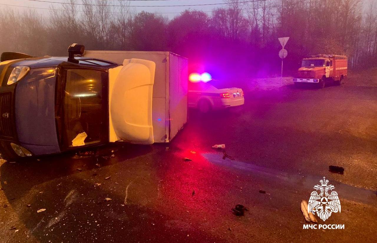 На М10 под Тверью столкнулись три автомобиля  - новости Афанасий