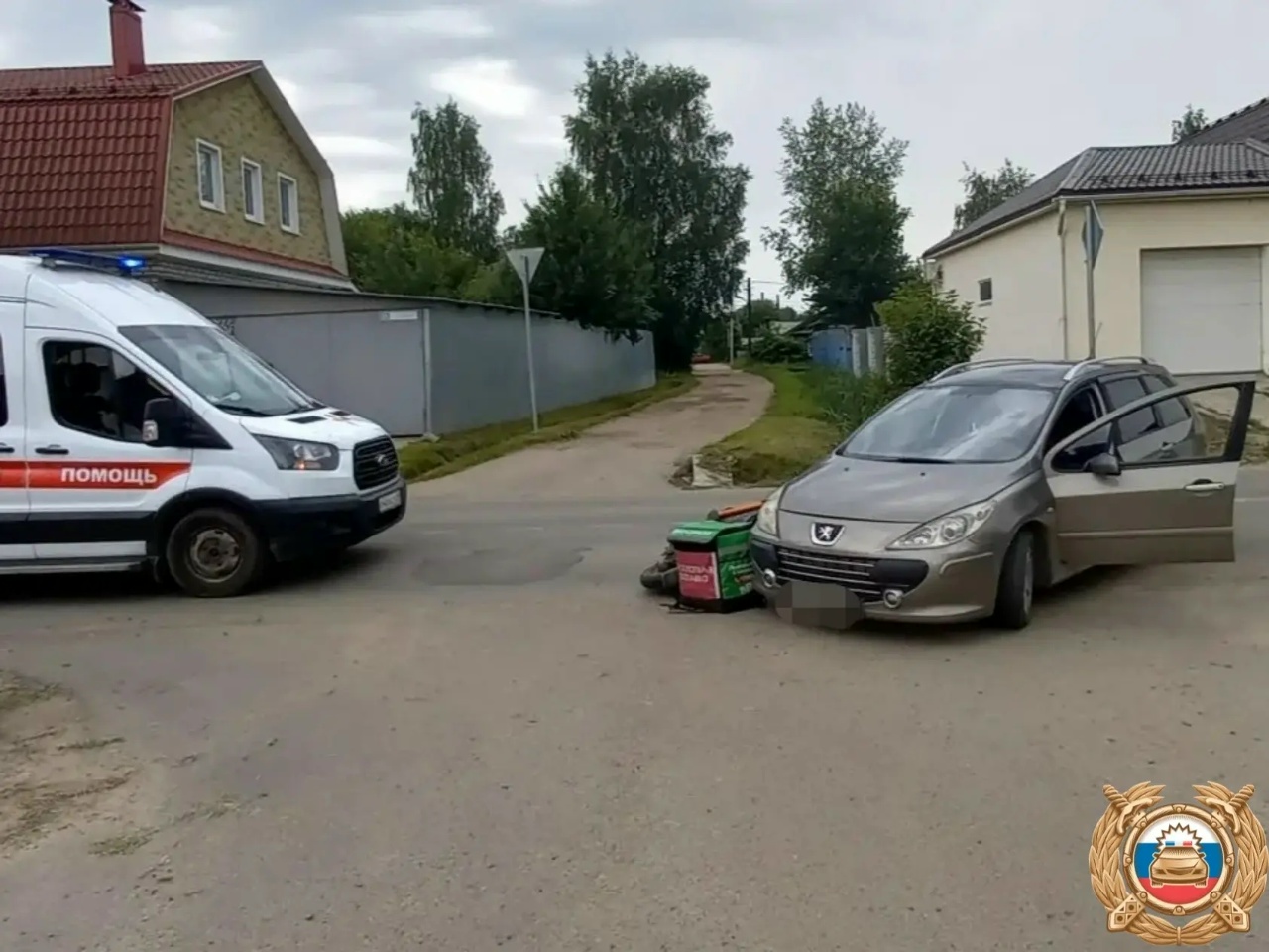 В Твери сбили 18-летнего курьера на электросамокате - новости Афанасий