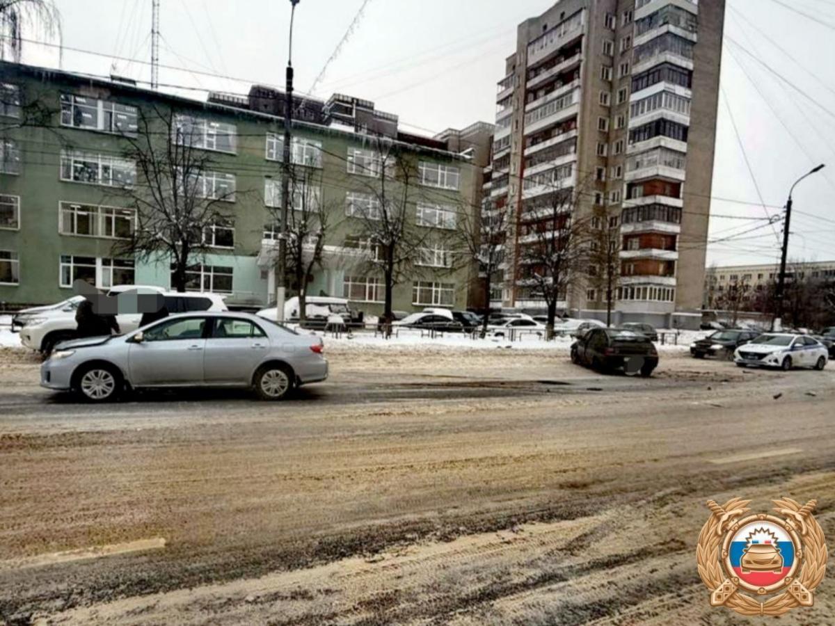 Мужчина попал в больницу после ДТП на Горького в Твери Фото: ГАИ